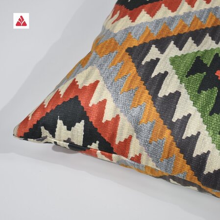 Ukrasna jastučnica etno v6